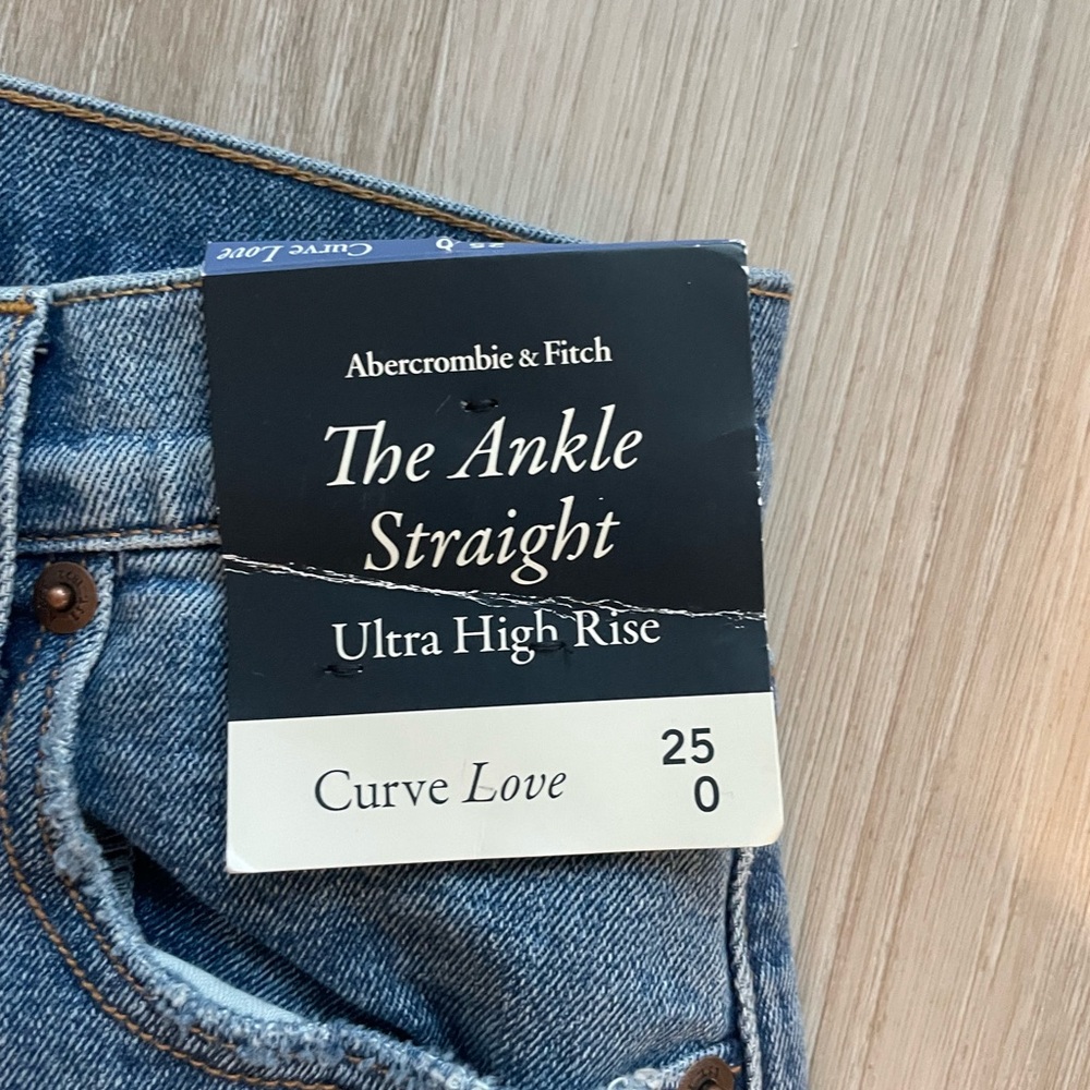 NWT Abercrombie & Fitch Ankle Straight Ultra High Rise Curve Love Denim, 25 / 0.